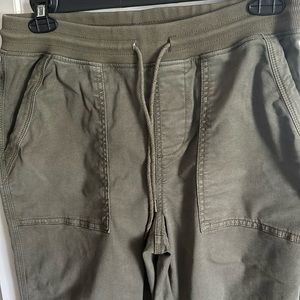 Faherty Traveler Pant - Dark Olive Size M